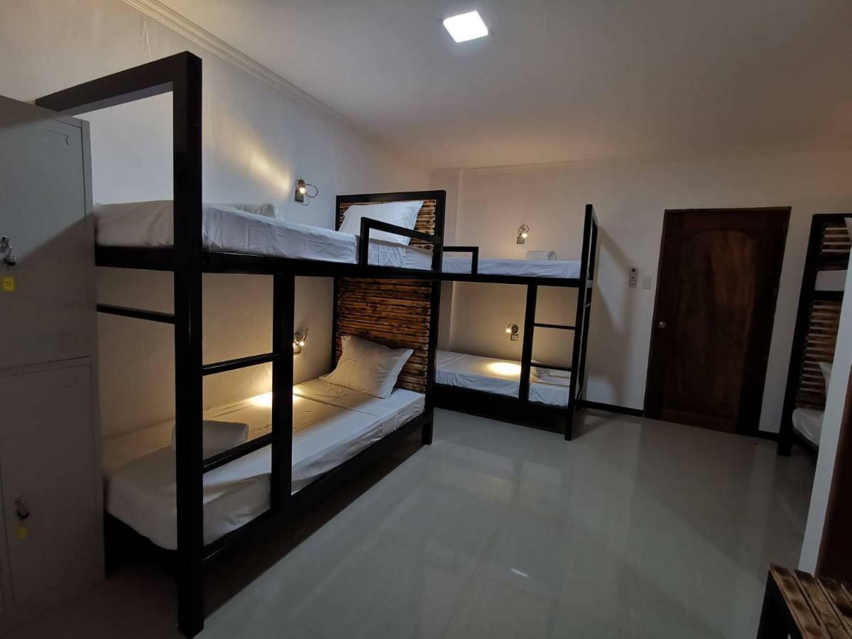Bakawan Hostel Coron Bagian luar foto