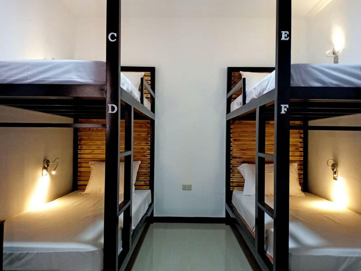 Bakawan Hostel Coron Bagian luar foto